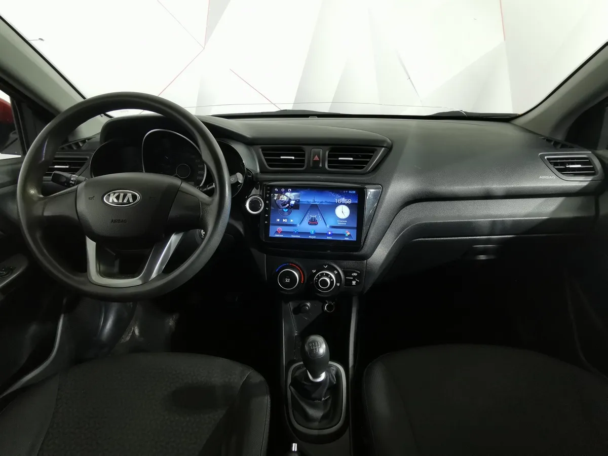 Kia Rio 1.6 MT (123 л.с.) Comfort Красный в АВИЛОН. Слайд №12