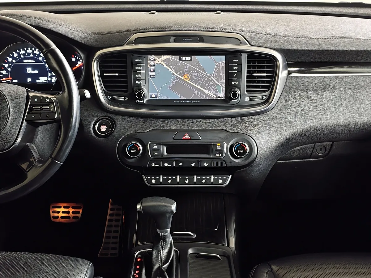 Kia Sorento 2.2 CRDi AT AWD (200 л.с.) Premium Белый в АВИЛОН. Слайд №15