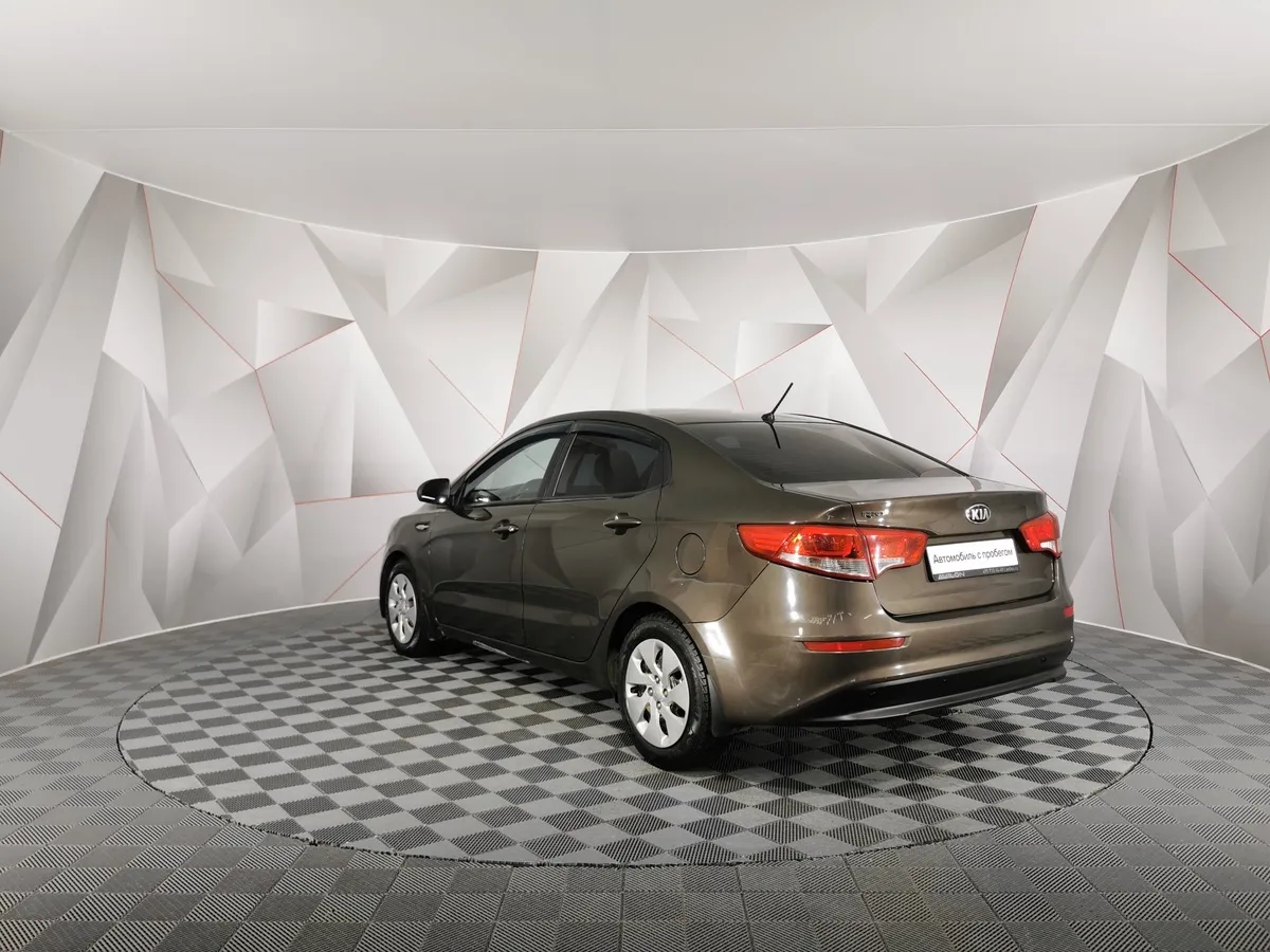 Kia Rio 1.6 AT (123 л.с.) Коричневый в АВИЛОН. Слайд №4