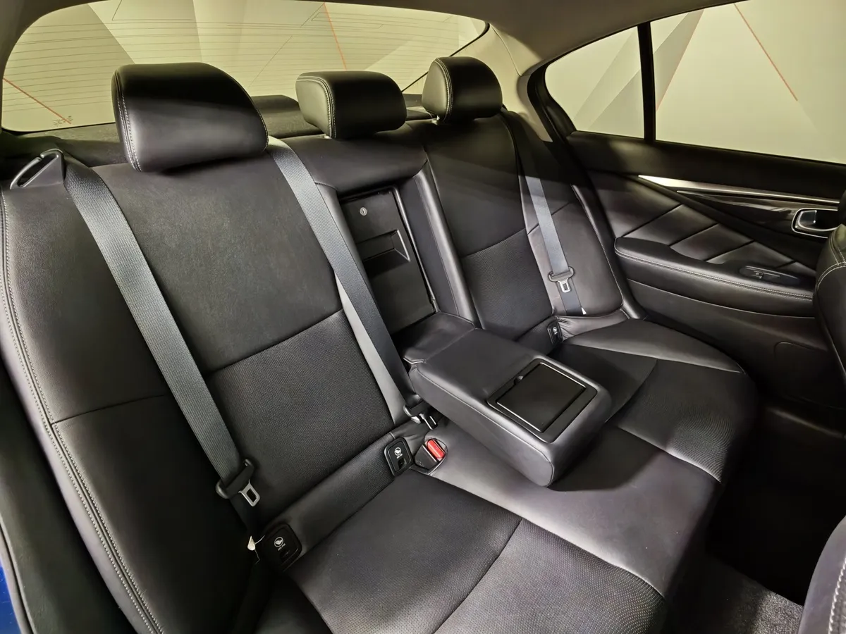 Infiniti Q50 2.0 T AT (211 л.с.) Синий в АВИЛОН. Слайд №16