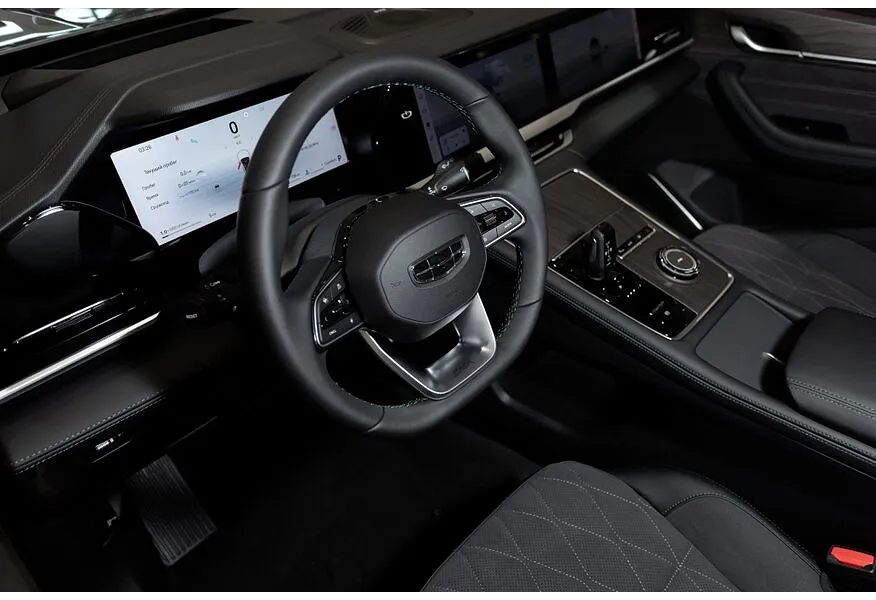 Geely Monjaro 2.0T 8AT 4WD (238 л.с.) Flagship Черный в АВИЛОН. Слайд №11