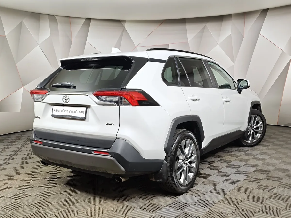 Toyota RAV4 2.5i AT AWD (199 л.с.) Комфорт Белый в АВИЛОН. Слайд №2