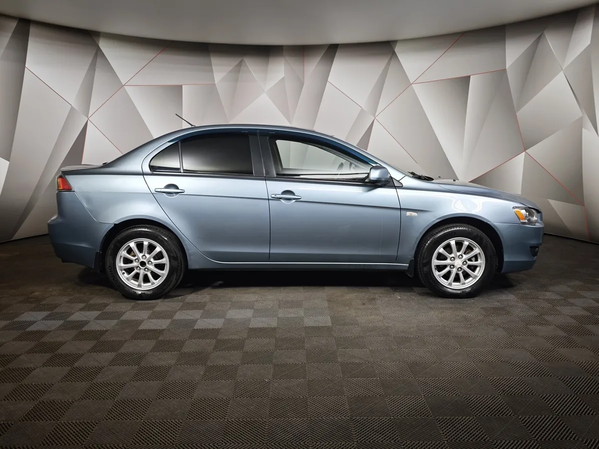Mitsubishi Lancer 1.5 MT (109 л.с.) Зеленый в АВИЛОН. Слайд №6