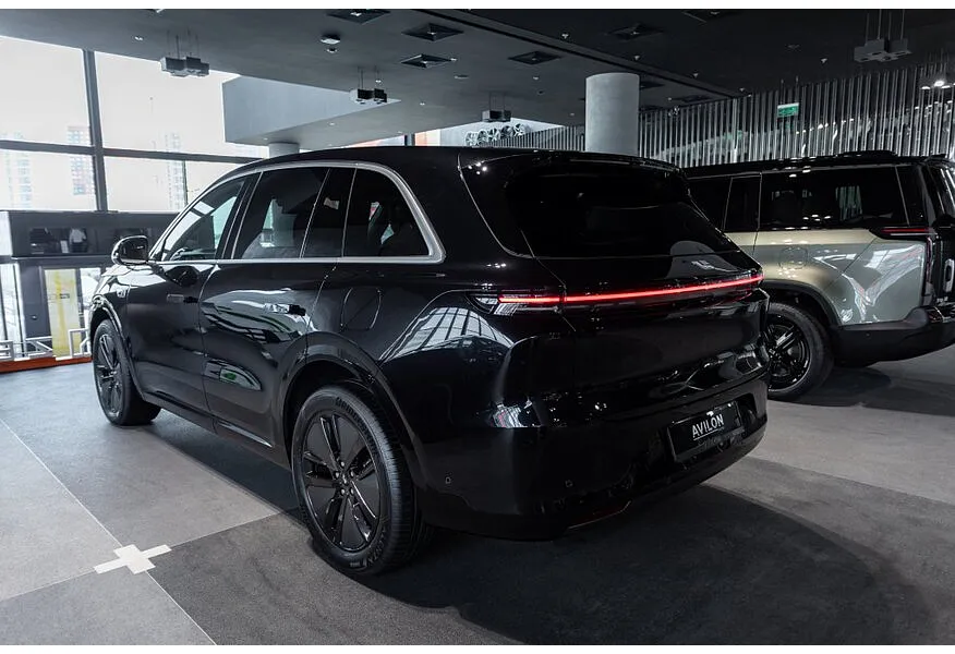 Li Auto L6 1.5 AT 4WD (150 л.с.) Pro Черный в АВИЛОН. Слайд №5