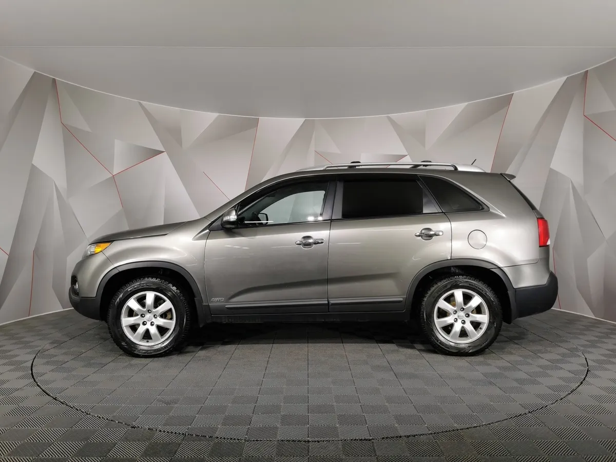 Kia Sorento 2.4 AT 4WD (175 л.с.) Comfort Серебристый в АВИЛОН. Слайд №5
