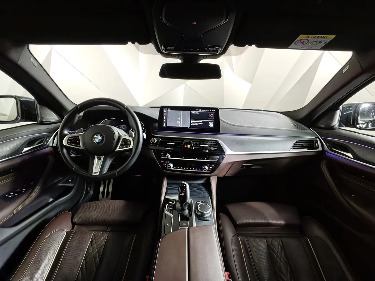 BMW 5 серия 530d xDrive Steptronic (249 л.с.) Base (Локальная сборка) Черный в АВИЛОН. Слайд №11
