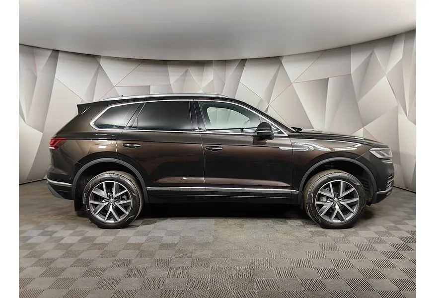 Volkswagen Touareg 2.0 TSI Tiptronic 4Motion (249 л.с.) Exclusive Коричневый в АВИЛОН. Слайд №6