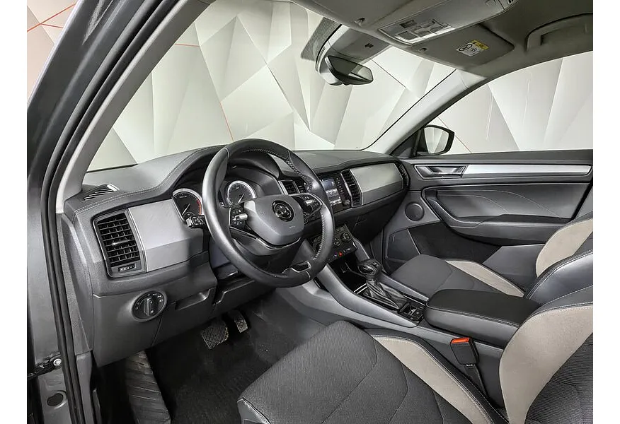 АВИЛОН - Skoda Kodiaq 2.0 TSI DSG 4X4 (180 л.с.) Серый - slide 8