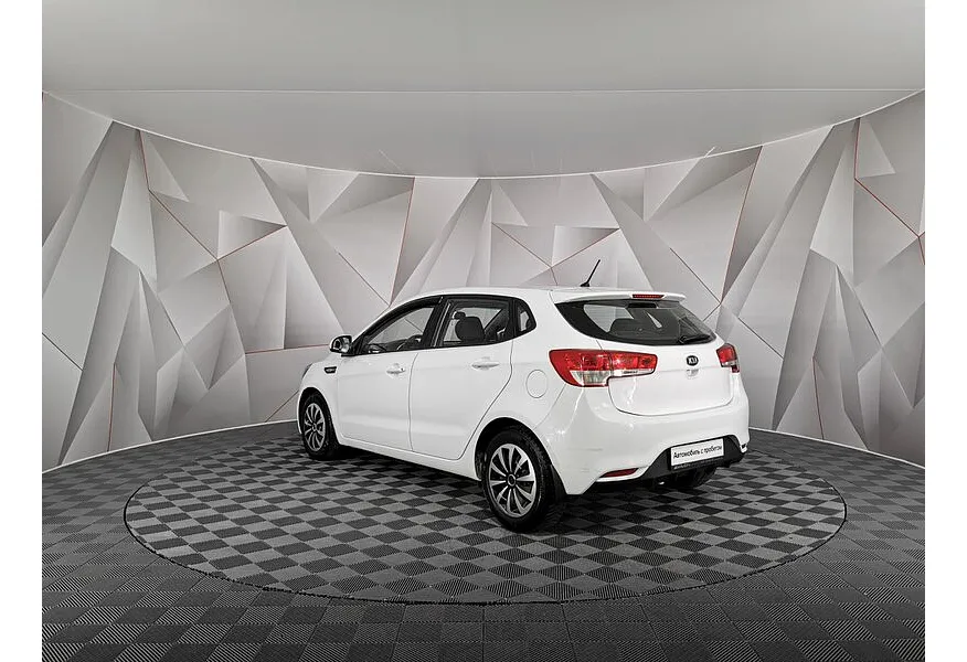 Kia Rio 1.6 AT (123 л.с.) Белый в АВИЛОН. Слайд №4
