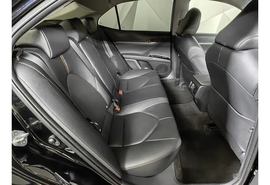 Toyota Camry 2.5 AT (181 л.с.) Черный в АВИЛОН. Слайд №16