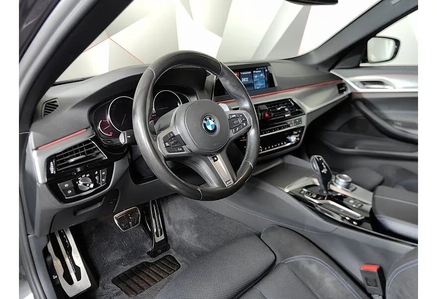 BMW 5 серия 520d xDrive Steptronic (190 л.с.) M Sport Серый в АВИЛОН. Слайд №12
