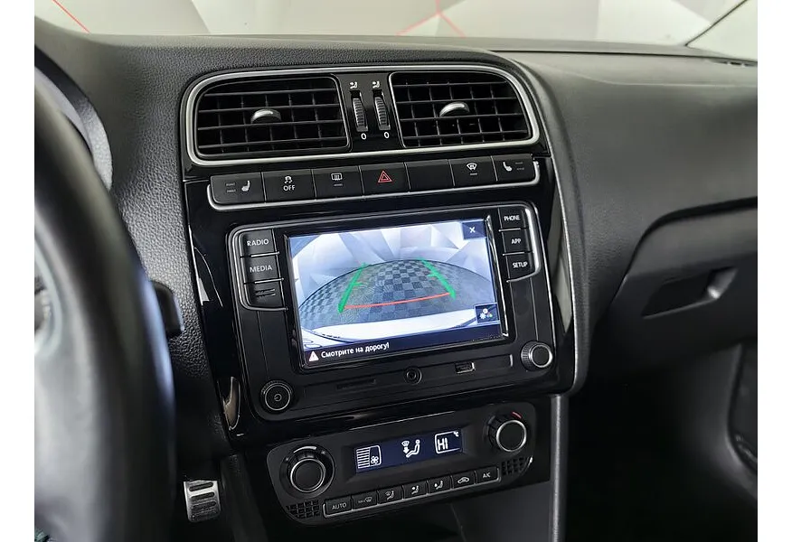 Volkswagen Polo 1.6 MPI AT (110 л.с.) Drive Белый в АВИЛОН. Слайд №20