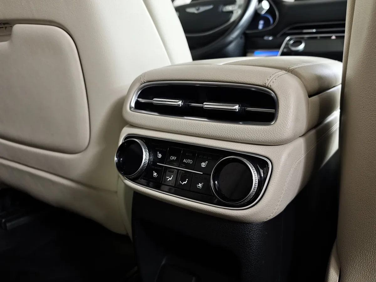 Genesis GV80 2.5 T-GDI 8AT 4WD (249 л.с.) Premium + Comfort Черный в АВИЛОН. Слайд №27