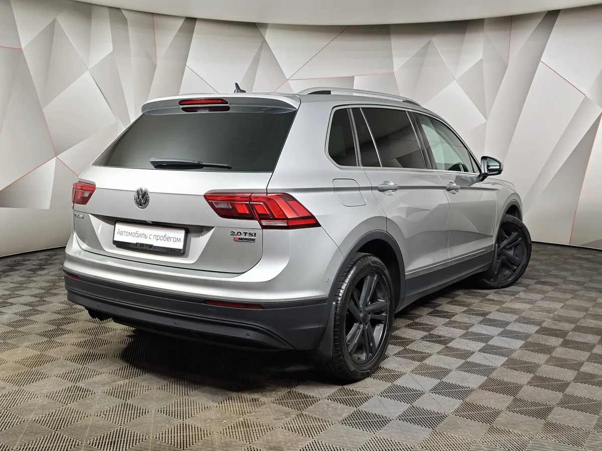 Volkswagen Tiguan 2.0 TSI 4Motion DSG (180 л.с.) Comfortline Серебристый в АВИЛОН. Слайд №2