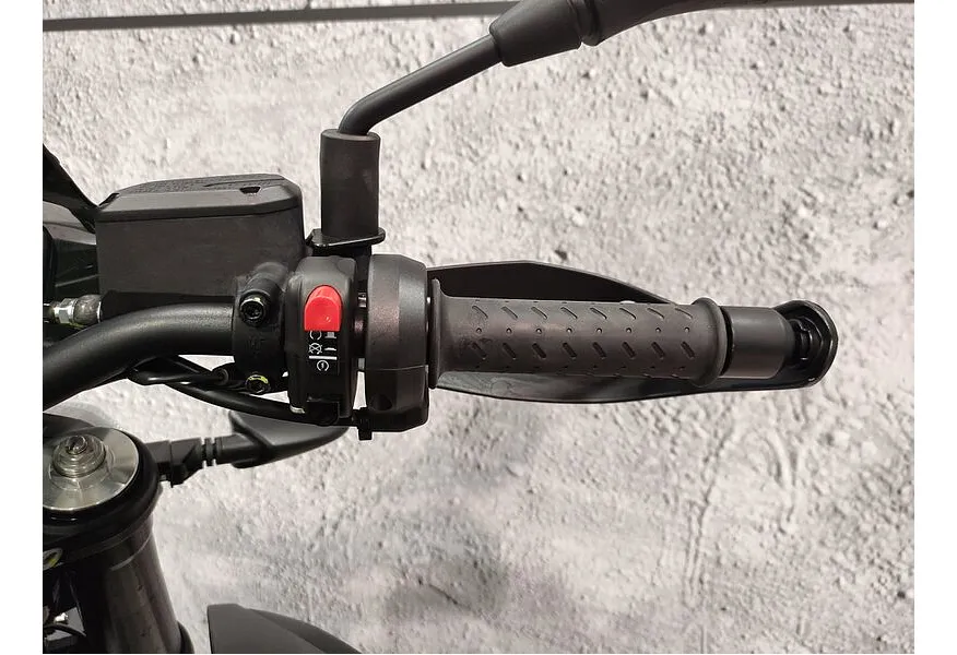 LIVE. Слайд №9