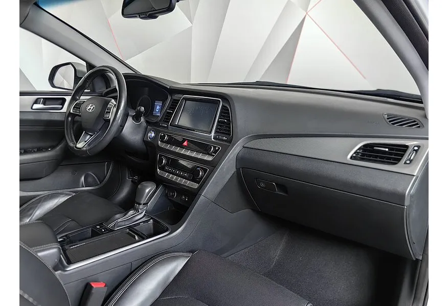 Hyundai Sonata 2.0 AT (150 л.с.) Style Серебристый в АВИЛОН. Слайд №13 Hyundai Sonata 2.0 AT (150 л.с.) Style Серебристый в АВИЛОН. Слайд №13