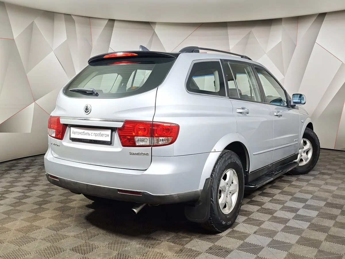SsangYong Kyron 2.0 Xdi MT 4WD (141 л.с.) Серебристый в АВИЛОН. Слайд №2