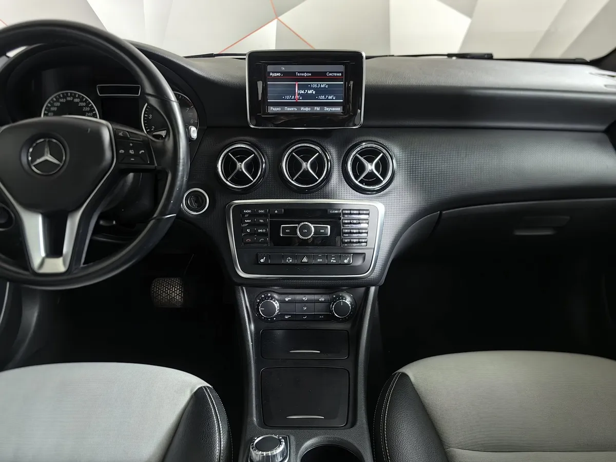 Mercedes-Benz A-Класс A 180 7G-DCT (122 л.с.) Особая серия Белый в АВИЛОН. Слайд №13