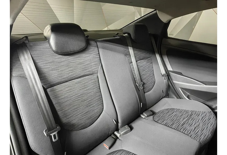 Hyundai Solaris 1.4 AT (107 л.с.) Comfort Черный в АВИЛОН. Слайд №17 Hyundai Solaris 1.4 AT (107 л.с.) Comfort Черный в АВИЛОН. Слайд №17