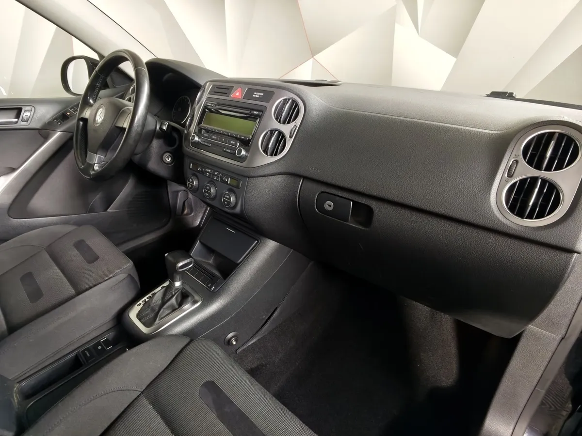 Volkswagen Tiguan 2.0 TSI 4Motion AT (170 л.с.) Track & Field Черный в АВИЛОН. Слайд №12