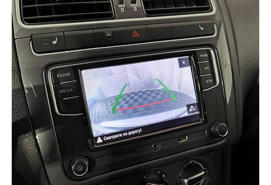 Volkswagen Polo 1.6 MPI MT (110 л.с.) Connect Серебристый в АВИЛОН. Слайд №21