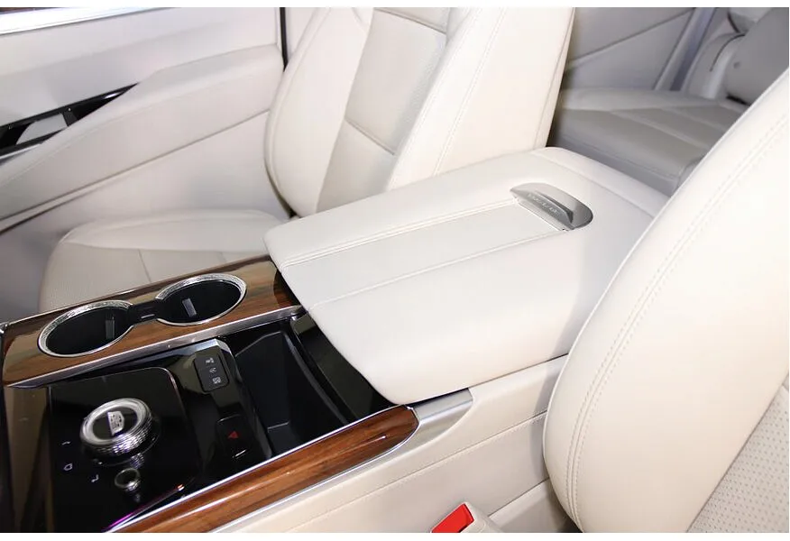 АВИЛОН - Cadillac Escalade 6.2 V8 AT AWD (420 л.с.) Premium Luxury Platinum Черный - slide 0