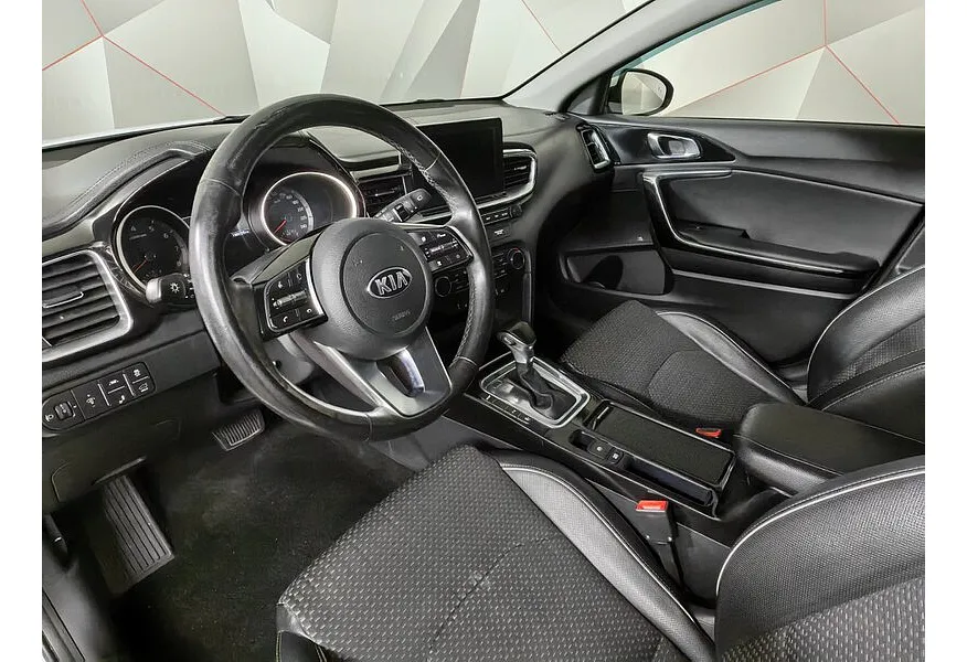 Kia Ceed 1.4 T-GDI AMT (140 л.с.) Prestige Белый в АВИЛОН. Слайд №19