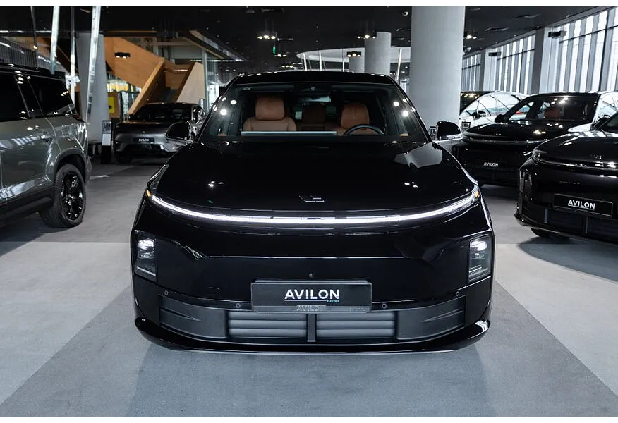 Li Auto L6 1.5 AT 4WD (150 л.с.) Pro Черный в АВИЛОН. Слайд №3