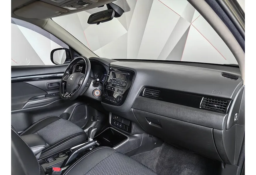 Mitsubishi Outlander 2.0 MIVEC CVT 2WD (146 л.с.) Invite Коричневый в АВИЛОН. Слайд №13