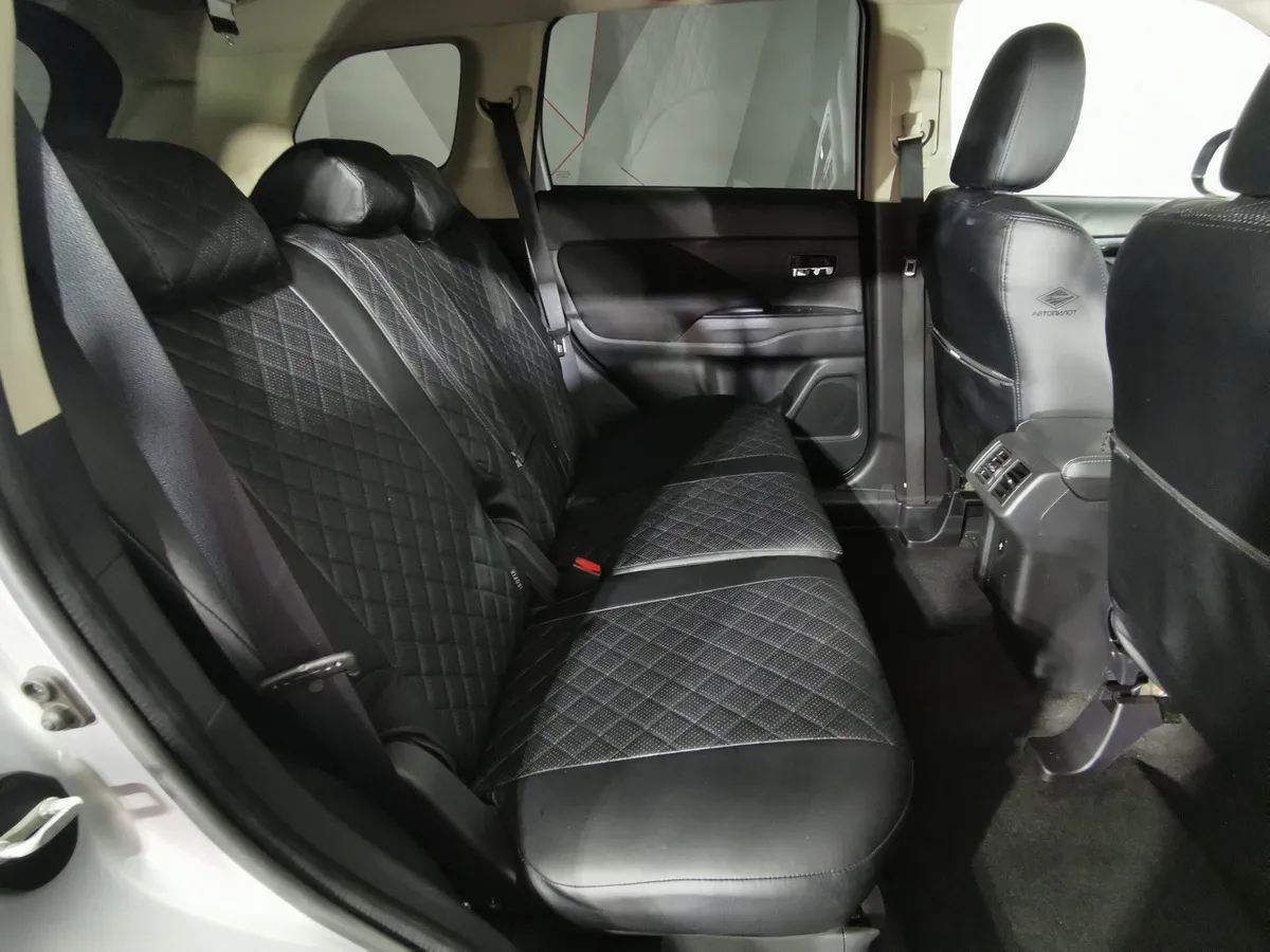 Mitsubishi Outlander 2.0 MIVEC CVT 4WD (146 л.с.) Invite Серебристый в АВИЛОН. Слайд №15