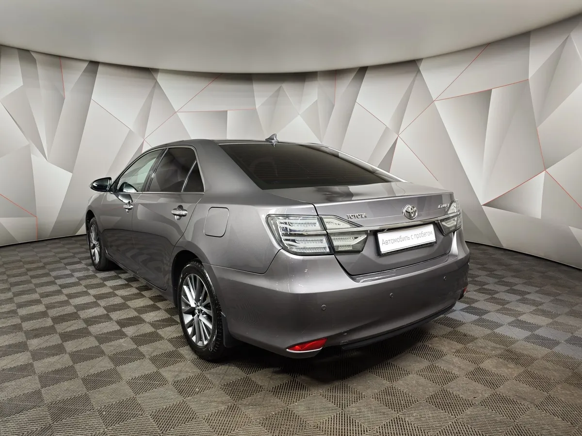 Toyota Camry 2.5 AT (181 л.с.) Стандарт Серый в АВИЛОН. Слайд №4