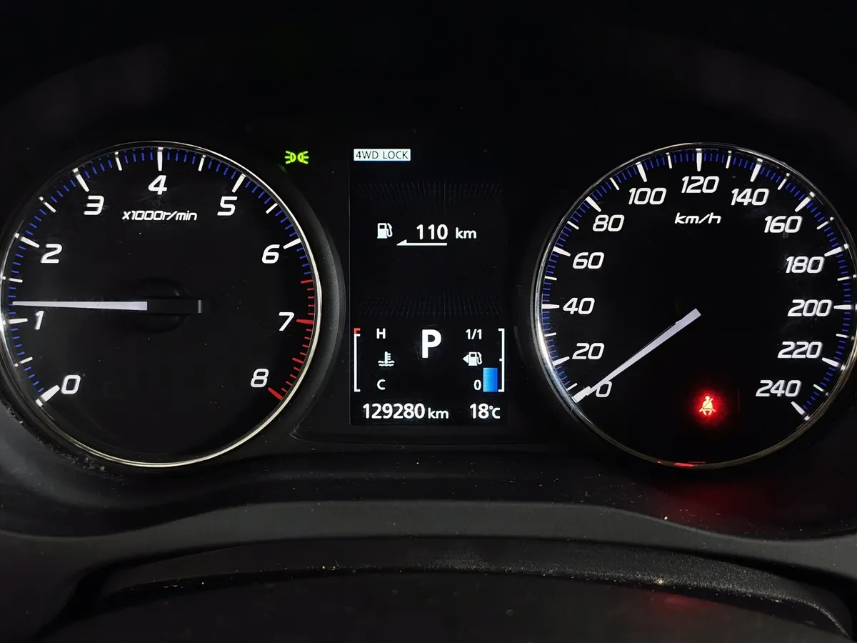 Mitsubishi Outlander 2.4 MIVEC CVT 4WD (167 л.с.) Ultimate Plus Белый в АВИЛОН. Слайд №18