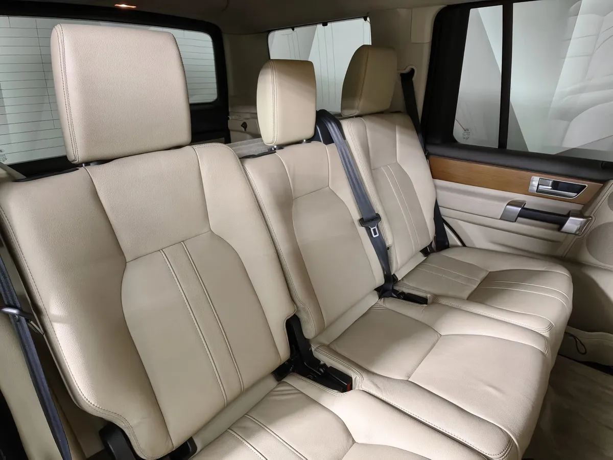 Land Rover Discovery 3.0 TDV6 AT 4WD (211 л.с.) SE Черный в АВИЛОН. Слайд №17