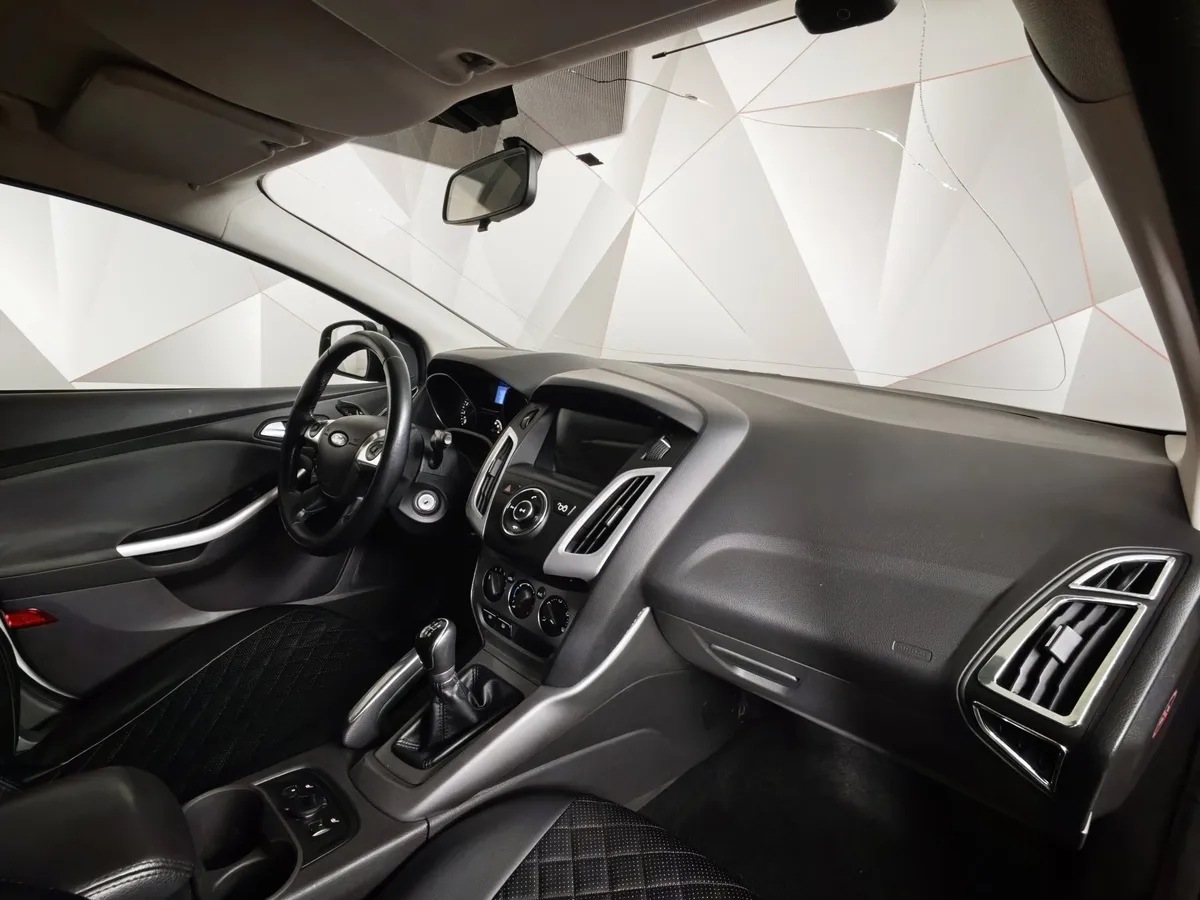Ford Focus 1.6 MT (125 л.с.) Trend Серебристый в АВИЛОН. Слайд №12