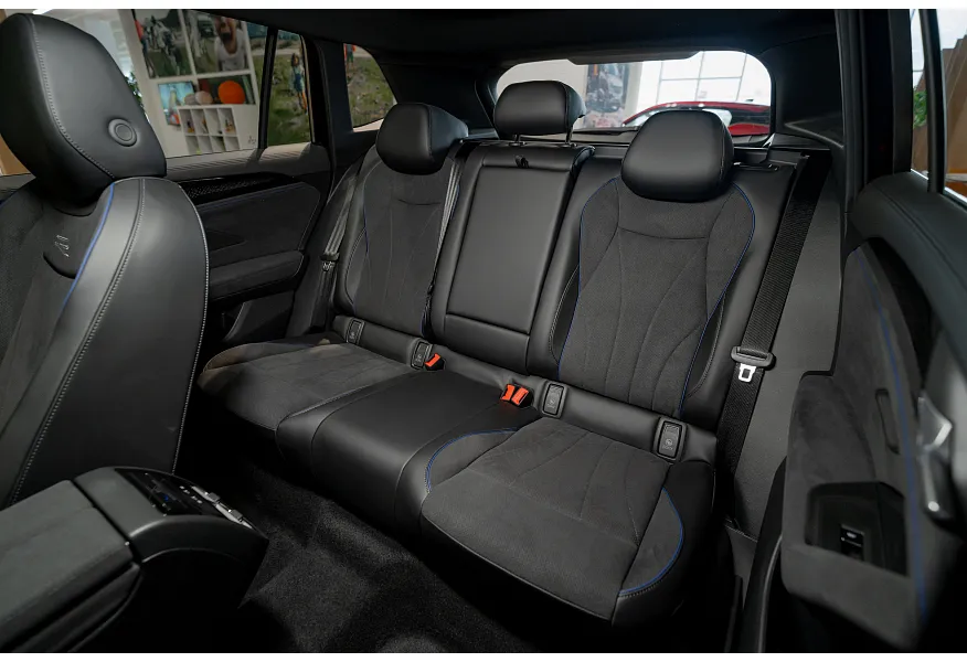 Volkswagen Tiguan 380 TSI 2.0 DSG 4WD (220 л.с.) R-Line Черный в АВИЛОН. Слайд №11