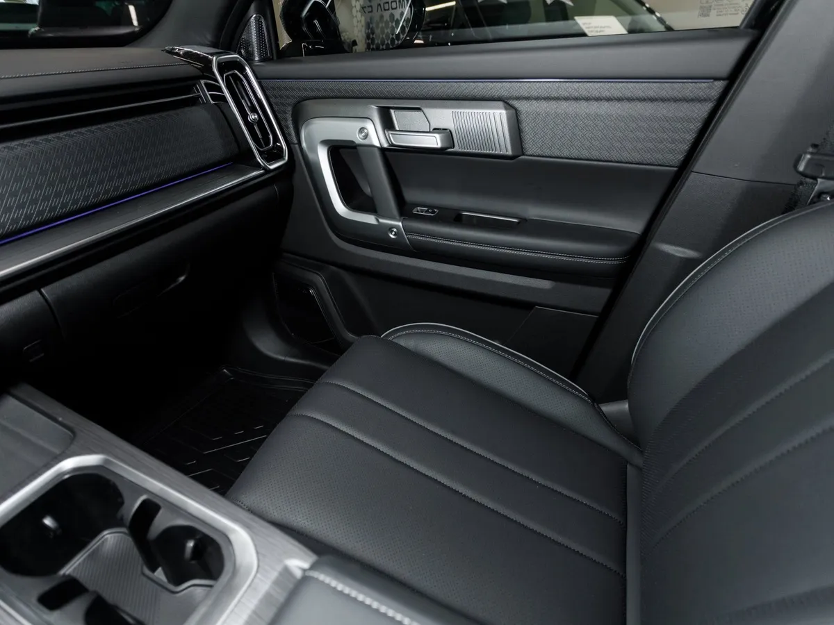 JAECOO J7 1.6T DCT 4WD (186 л.с.) Престиж Черный в АВИЛОН. Слайд №11