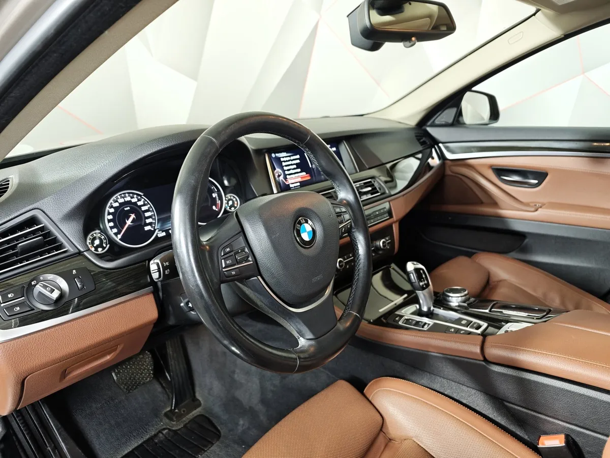 BMW 5 серия 530d xDrive Steptronic (258 л.с.) Бежевый в АВИЛОН. Слайд №12