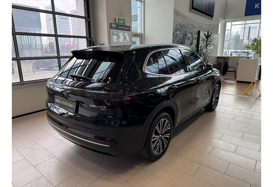 Geely EX5 EM-i 1.5 PHEV DHT FWD (218 л.с.) Max Черный в АВИЛОН. Слайд №6