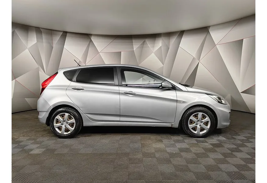 Hyundai Solaris 1.4 AT (107 л.с.) Style Серебристый в АВИЛОН. Слайд №6