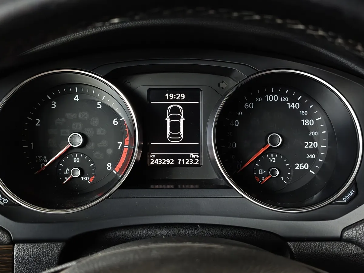 Volkswagen Jetta 1.4 TSI DSG (122 л.с.) Highline (Локальная сборка) Черный в АВИЛОН. Слайд №16