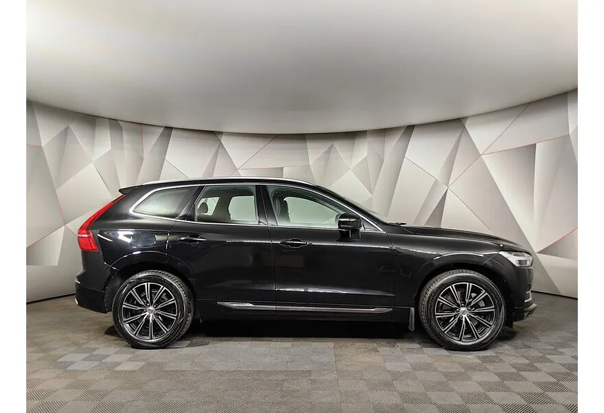 Volvo XC60 2.0 D4 AT AWD (190 л.с.) Inscription Черный в АВИЛОН. Слайд №6