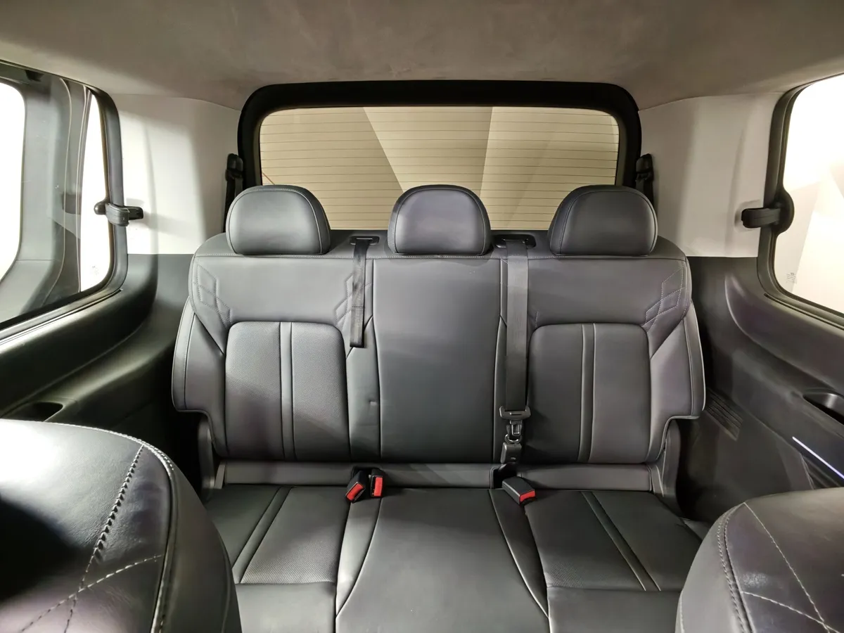 Hyundai Staria 2.2 CRDi 8AT 4WD (177 л.с.) 9 мест Premium Синий в АВИЛОН. Слайд №15