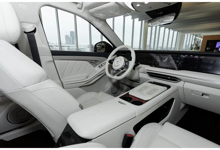 Voyah Free EVR 1.5 AT AWD (510 л.с.) Sport + Красный в АВИЛОН. Слайд №7