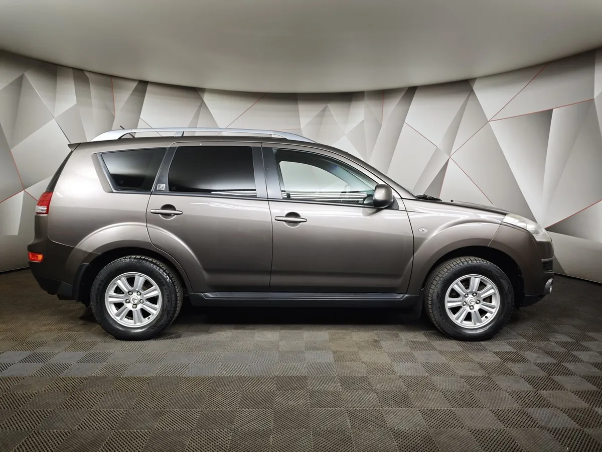 Citroen C-Crosser 2.4 CVT 4WD (170 л.с.) Коричневый в АВИЛОН. Слайд №6