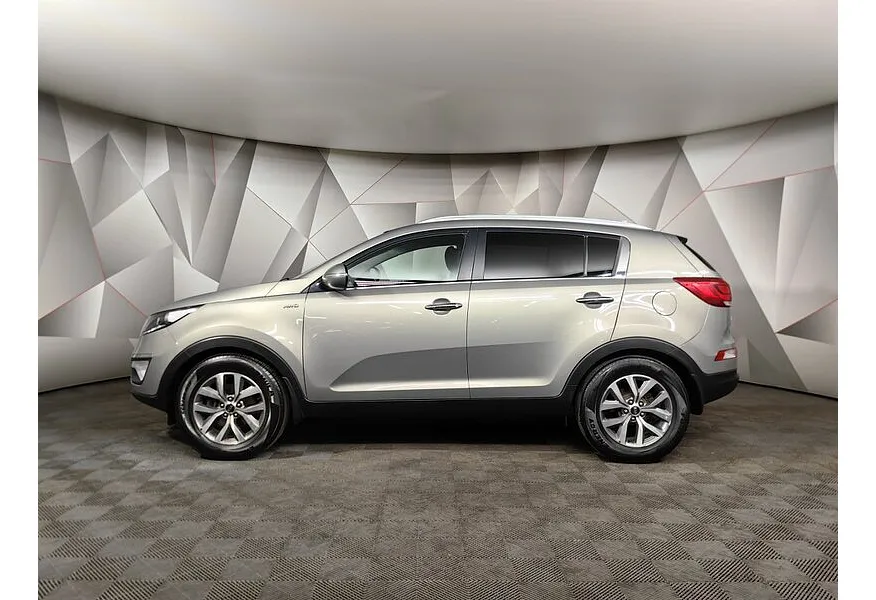 Kia Sportage 2.0 AT 4WD (150 л.с.) Luxe Серебристый в АВИЛОН. Слайд №5