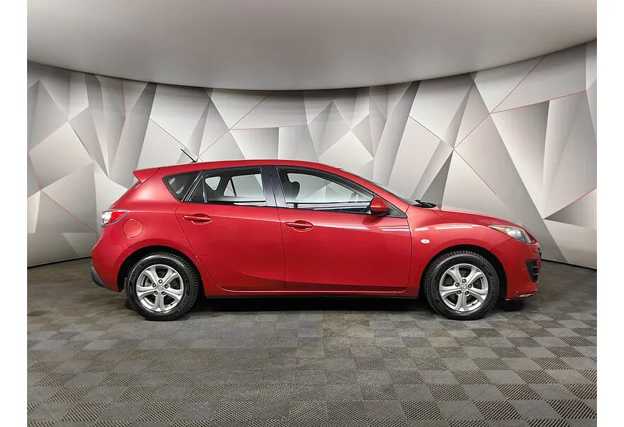 Mazda 3 1.6 AT (105 л.с.) Красный в АВИЛОН. Слайд №6