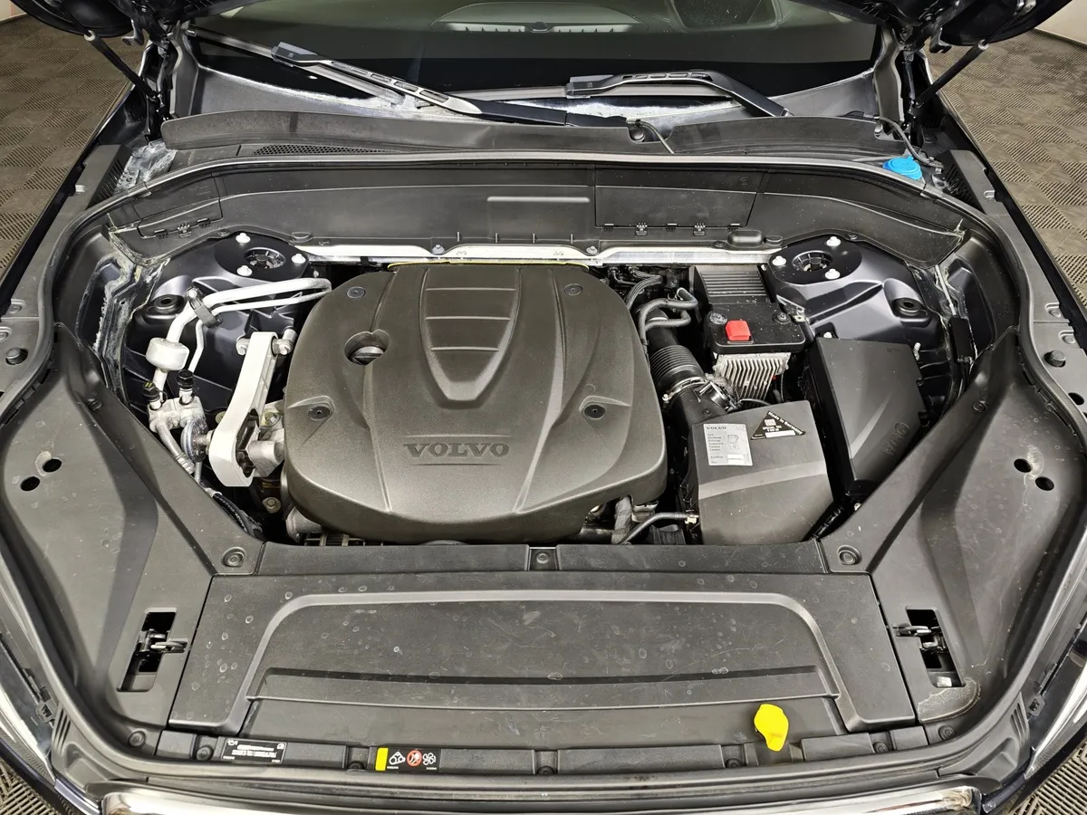 Volvo XC90 2.0 D5 Drive-E AT AWD (235 л.с.) Inscription Синий в АВИЛОН. Слайд №11
