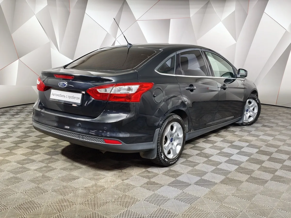 Ford Focus 1.6 Ti-VCT PowerShift (125 л.с.) Trend Черный в АВИЛОН. Слайд №2
