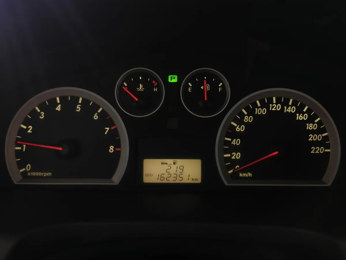 Hyundai Santa Fe 2.7 AT (173 л.с.) Черный в АВИЛОН. Слайд №16