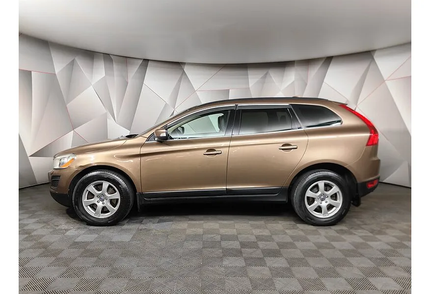 Volvo XC60 2.0 T AT (203 л.с.) Золотой в АВИЛОН. Слайд №3